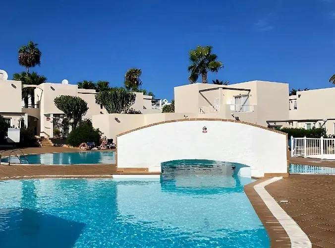 Red Hibiscus Irent Fuerteventura Apartment