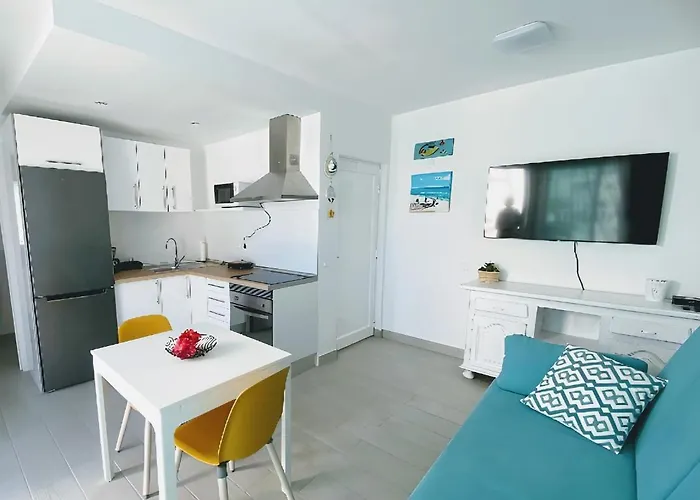 Red Hibiscus Irent Fuerteventura Apartment *