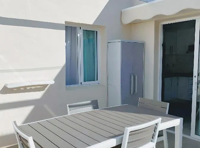 Red Hibiscus Irent Fuerteventura Corralejo