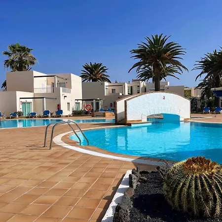 Red Hibiscus Center Irent Fuerteventura *