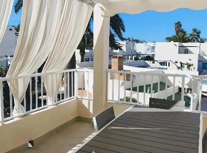 Red Hibiscus Irent Fuerteventura