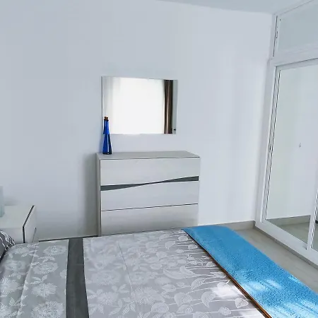 Red Hibiscus Irent Fuerteventura * Corralejo